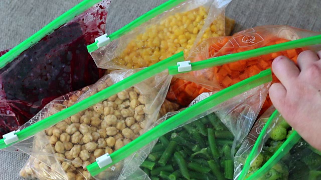袋装冷冻蔬菜视频素材