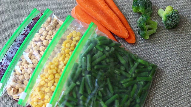 袋装冷冻蔬菜视频素材