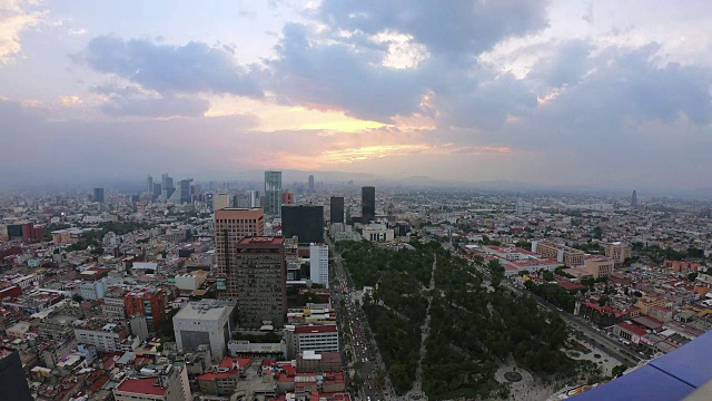 延时:航拍的墨西哥城-墨西哥城，墨西哥视频下载