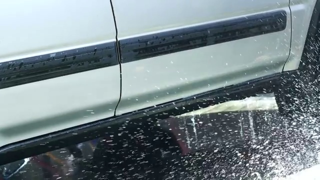 雨季湿车特写视频素材