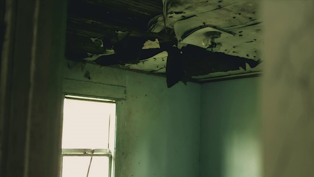 废弃建筑房间慢动作视频素材