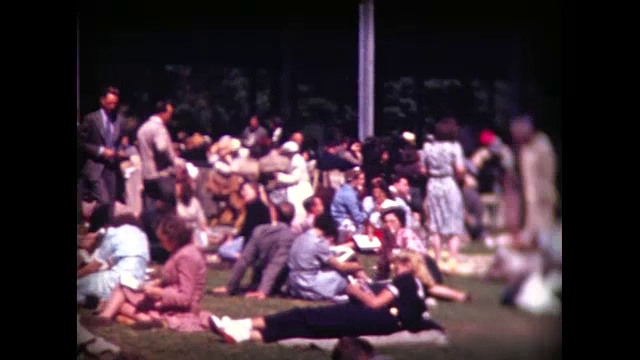 1941年，人们聚集在伯克夏音乐节视频下载