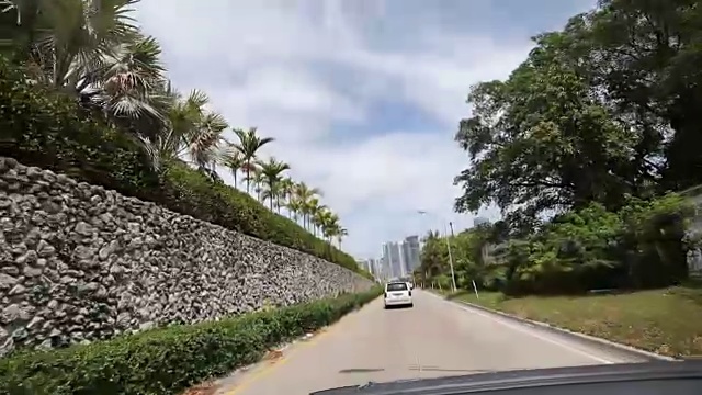 在迈阿密的街道上开车视频素材