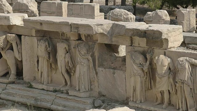 希腊雅典狄俄尼索斯剧院的浮雕视频下载