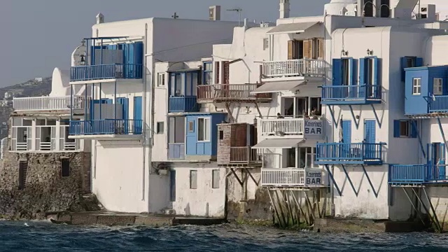 希腊米科诺斯岛上小威尼斯的特写视频素材