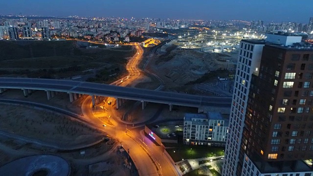 伊斯坦布尔城市和建筑物在黄昏- 2视频下载