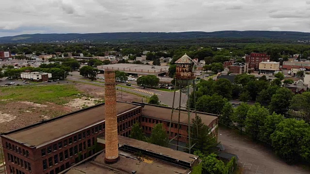 宾夕法尼亚州斯克兰顿东北部的老工厂视频下载
