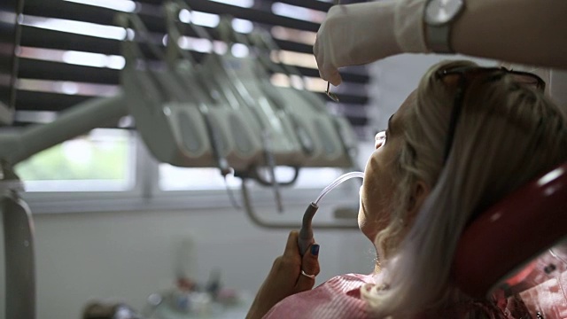 牙医和病人视频素材