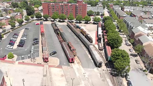 马里兰州巴尔的摩市B&O铁路博物馆鸟瞰图视频素材