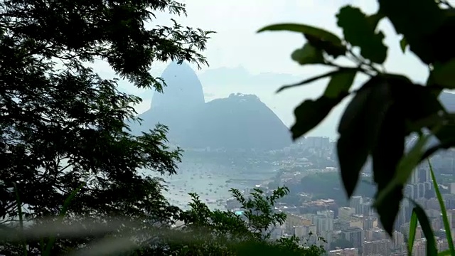 里约热内卢甜面包山和城市景观视频素材