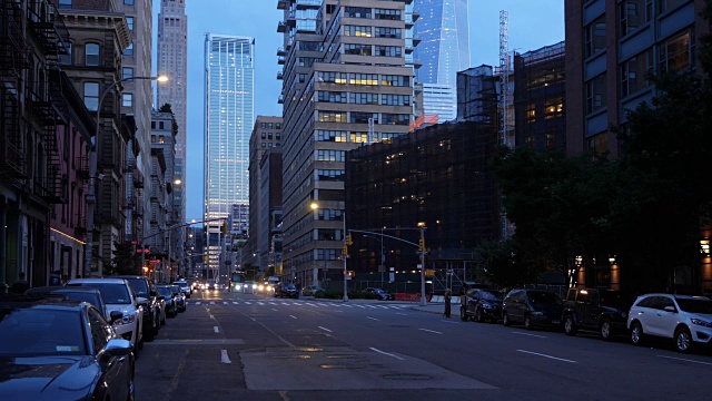市中心曼哈顿街的夜景视频素材