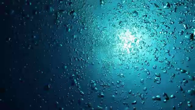 泡沫移动的水下视频素材