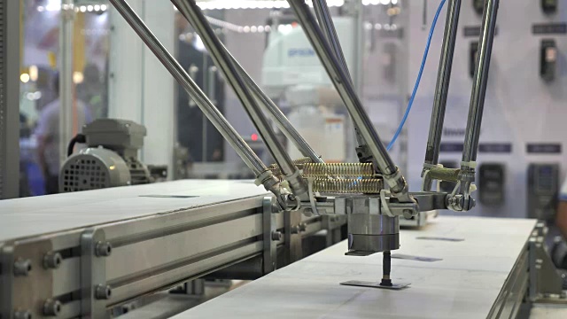 包装生产线机器人视频素材