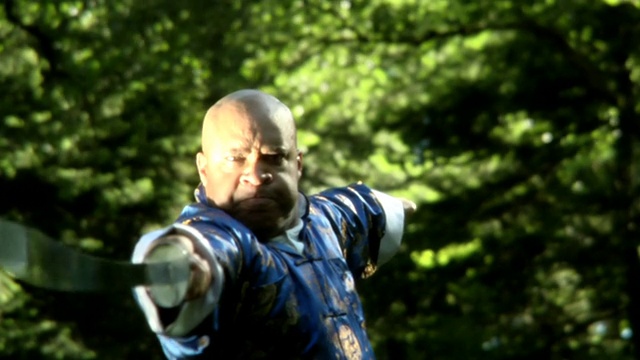 剑扮演多莉在近景01视频素材