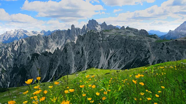 阿尔卑斯山位于意大利阿尔卑斯山脉的最高峰视频素材