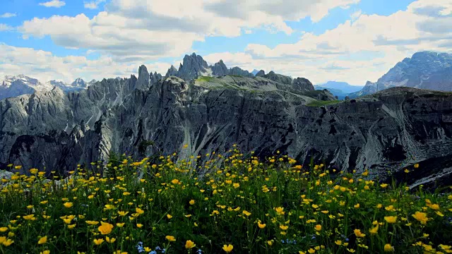 阿尔卑斯山位于意大利阿尔卑斯山脉的最高峰塞塞达奥德尔视频素材