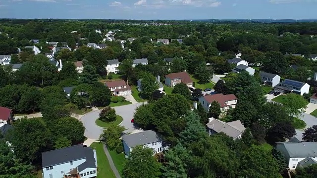马里兰州哥伦比亚市郊区社区的鸟瞰图视频素材