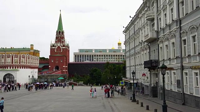 莫斯科克里姆林宫广场前的Troitskaya塔在俄罗斯视频素材