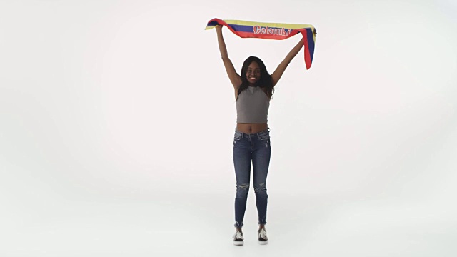 哥伦比亚非裔美国人用哥伦比亚国旗庆祝进球视频下载