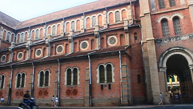 亚洲的老教堂视频下载