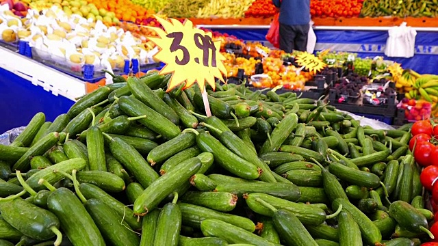 蔬菜水果店的价格标签黄瓜，视频下载