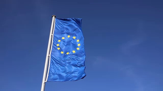 欧盟旗帜迎风飘扬视频素材