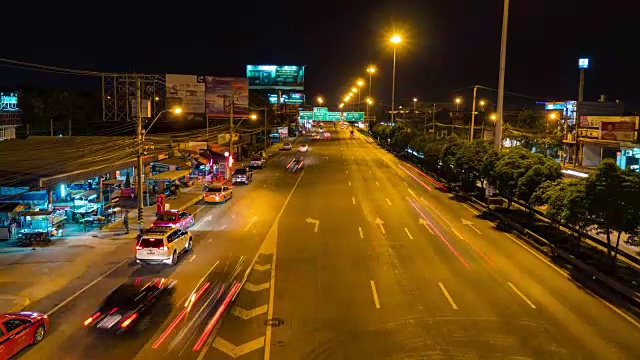 T/L TD TU多彩的夜间交通在曼谷，泰国视频素材