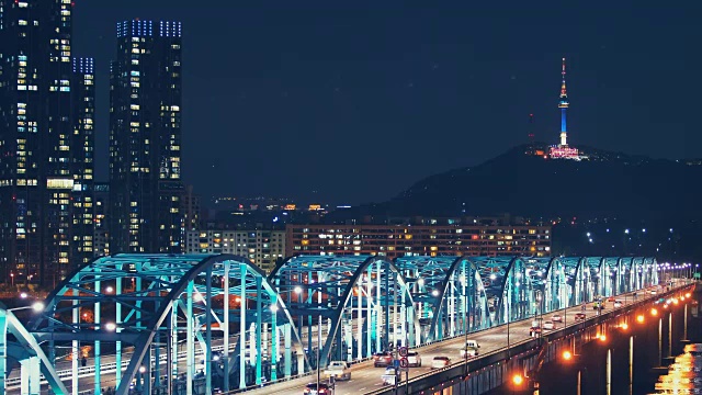 韩国首尔，东搭桥和汉江上的首尔城市天际线。视频下载