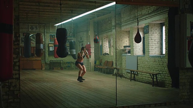 拳击馆里的拳击影子视频素材