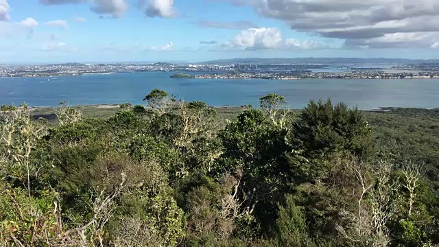来自新西兰兰伊托岛的奥克兰城市天际线视频下载