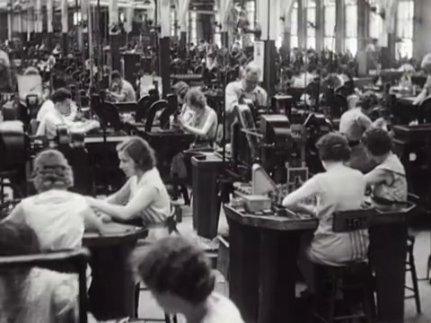 在工厂工作的妇女视频下载