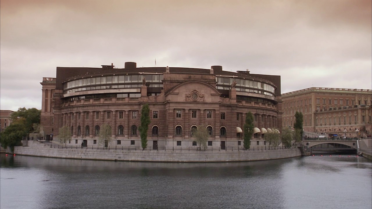 瑞典斯德哥尔摩的Riksdag大楼。视频下载