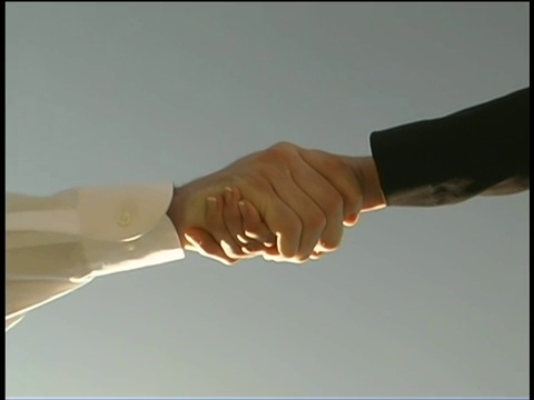 商人和女商人握手视频下载