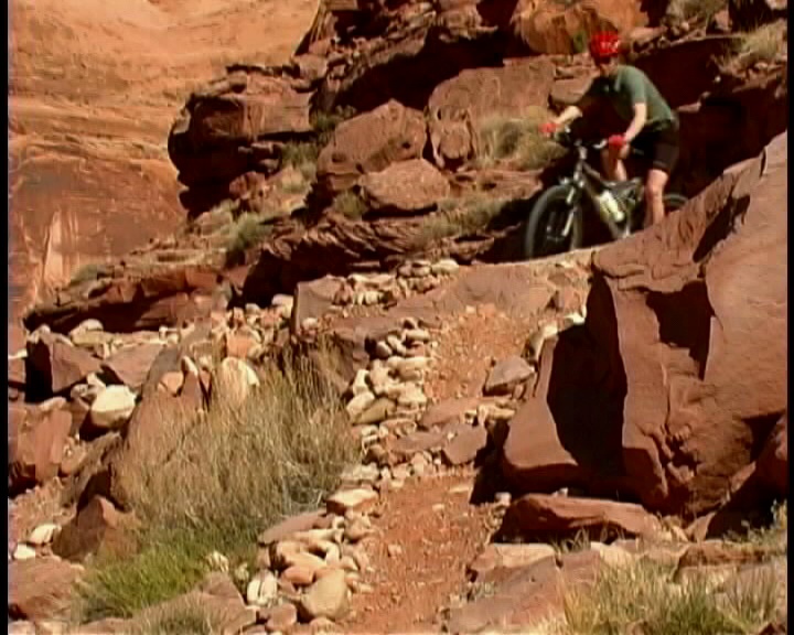 女子山地自行车视频素材