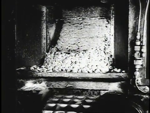 1940蒙太奇用于制造安全玻璃的材料/美国密歇根州迪尔伯恩视频素材