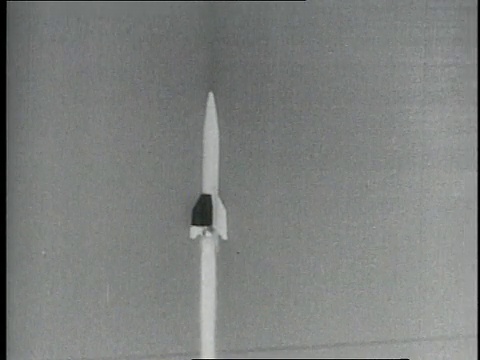 1952年蒙太奇火箭发射进入太空/美国视频下载