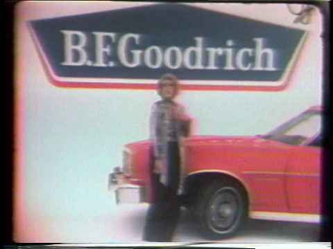 1970年代蒙太奇琼里弗斯在商业B.F.古德里奇汽车轮胎/美国视频素材