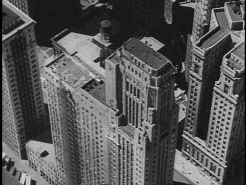 1940年代B/W战后美国芝加哥/伊利诺斯州，人们走在街上视频下载