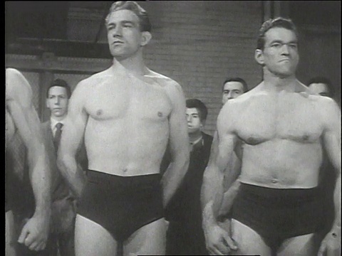 20世纪40年代蒙太奇健美运动员的姿势和弯曲/加拿大视频下载