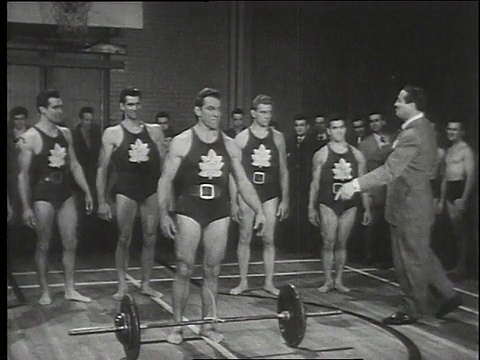 1949蒙太奇加拿大健美运动员举重/加拿大视频素材