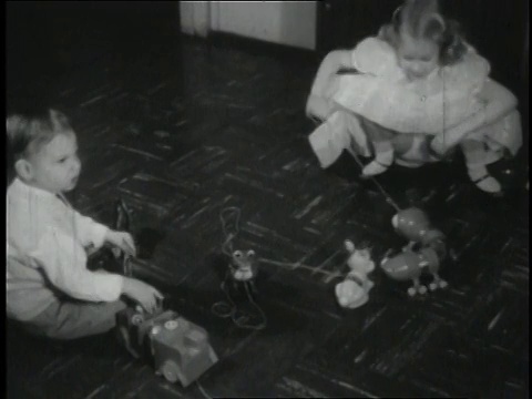 1950蒙太奇儿童玩春天玩具/美国视频下载