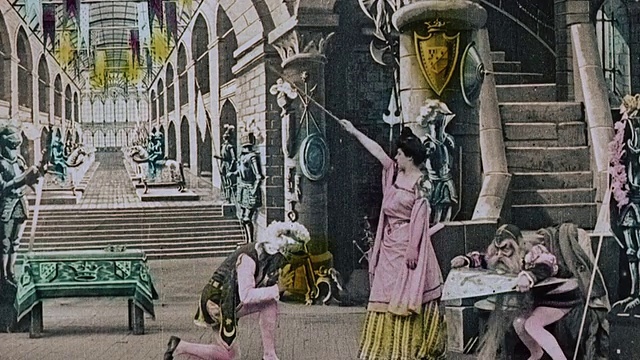 1903年，乔治·梅里埃导演的电影《幻境》中，WS女神为城堡里的最后一位骑士配音视频下载