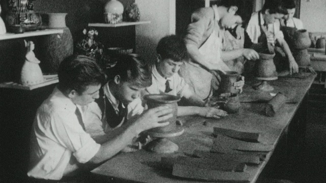 1962年蒙太奇学生在荷兰公园学校/肯辛顿，英国伦敦视频下载