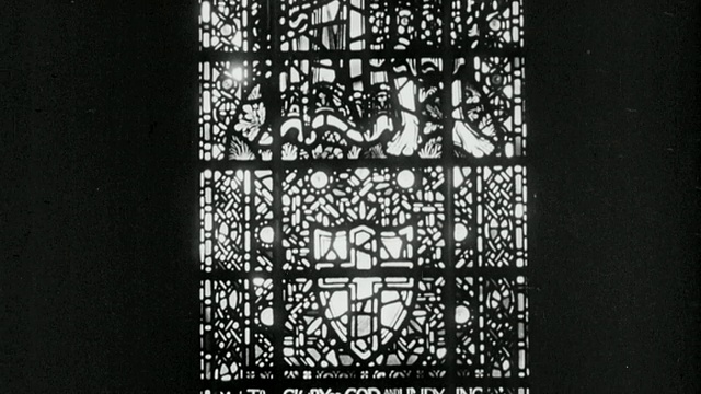 1951年，蒙太奇玻璃公司为英国开罗大教堂生产英国第八军特制彩色玻璃窗视频下载