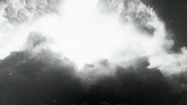 1956年蒙太奇原子弹爆炸及其产生的蘑菇云/联合王国视频下载