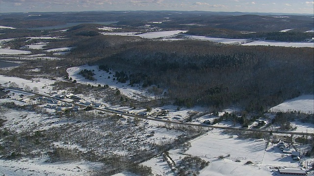 空中白雪覆盖的景观在纽约/美国农村视频素材
