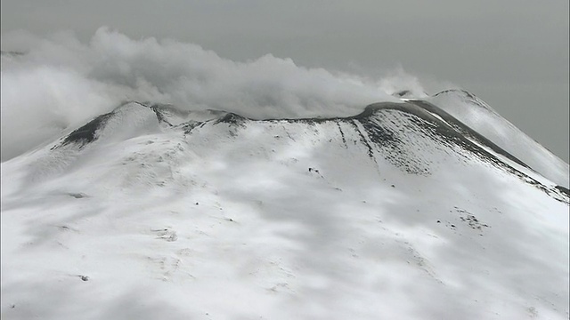 白雪覆盖的山脉视频下载