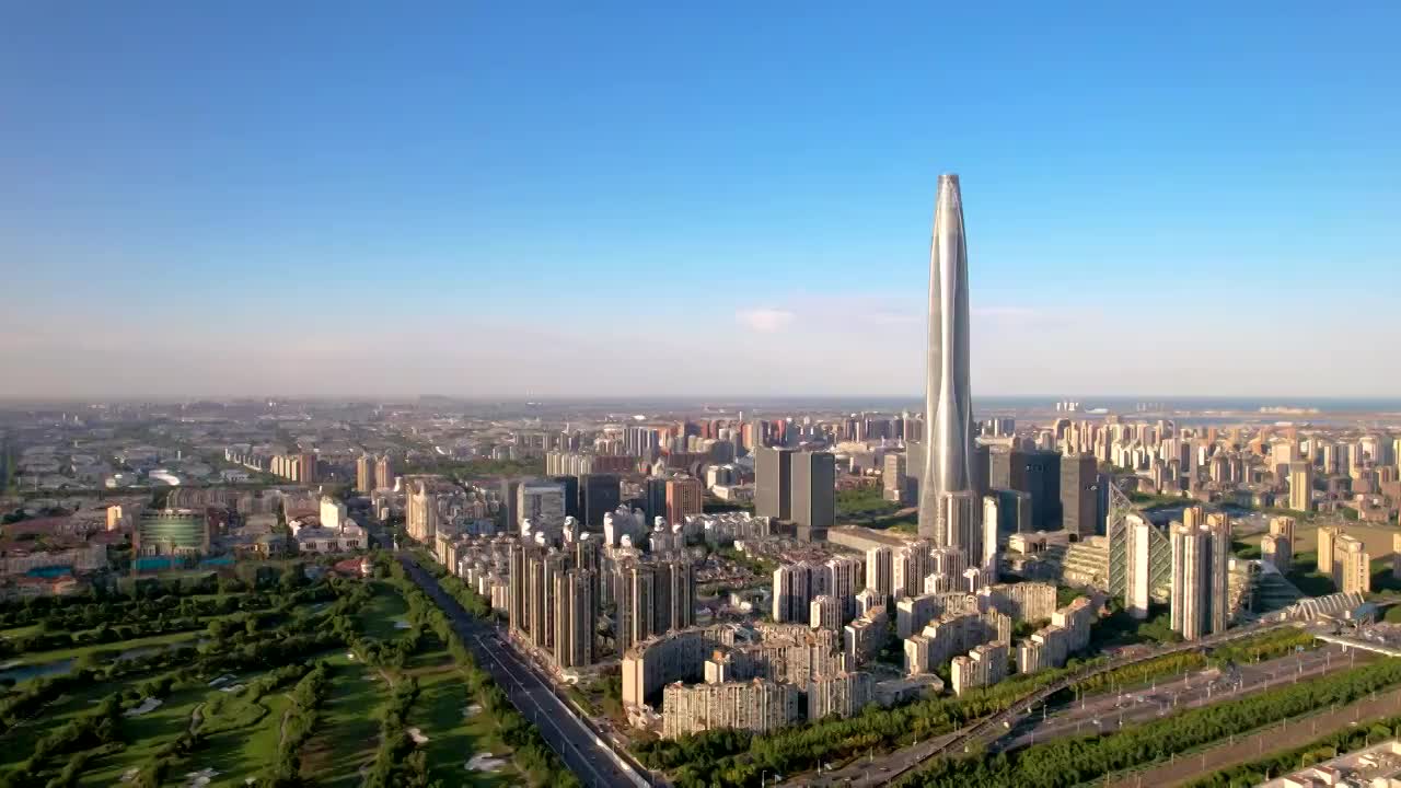 中国天津滨海新区周大福金融中心城市天际线航拍视频素材